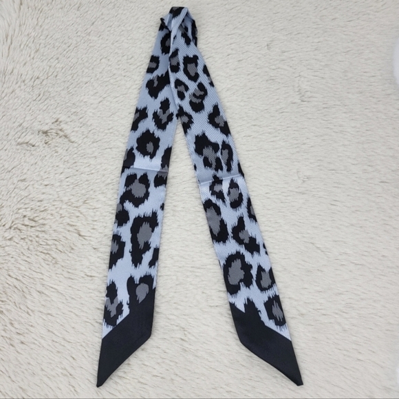 New Silver Leopard Print Silk Skinny Scarf Twilly - Picture 4 of 5